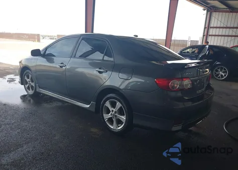 2011 Toyota Corolla S z USA, uszkodzony, nr VIN 2T1BU4EE7BC621947